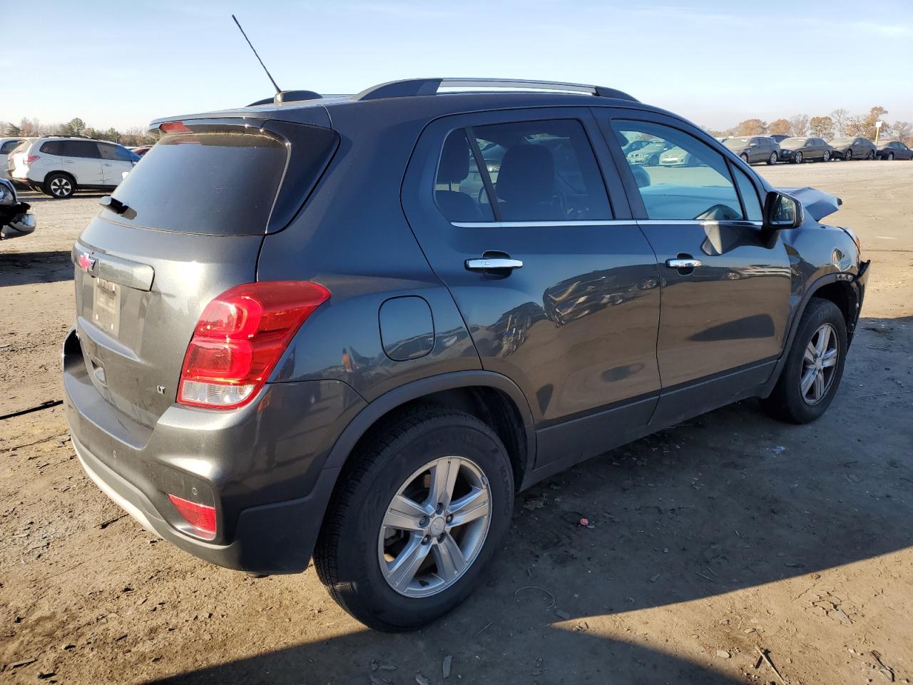 Изображение 3 2018 CHEVROLET TRAX 1LT 2018 с VIN 3GNCJPSB1JL388093