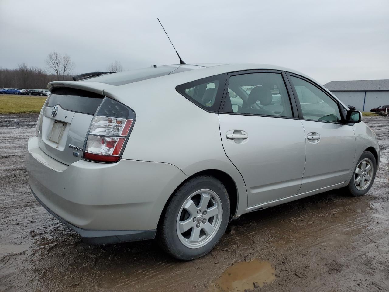 Image 3 of 2005 TOYOTA PRIUS  2005 with VIN JTDKB20U857047776
