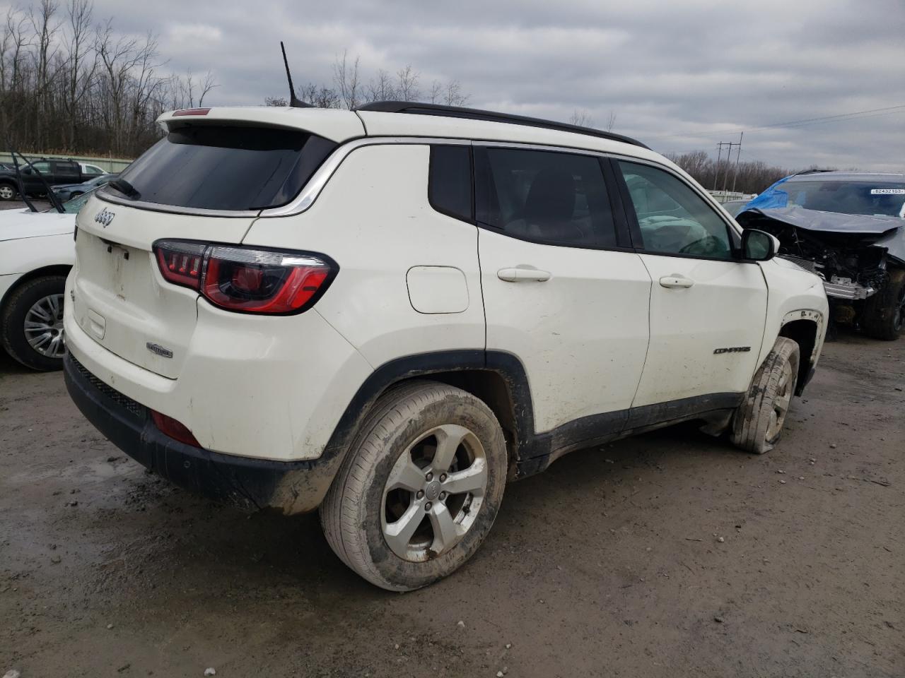 Image 3 of 2018 JEEP COMPASS LATITUDE 2018 with VIN 3C4NJDBB2JT331644