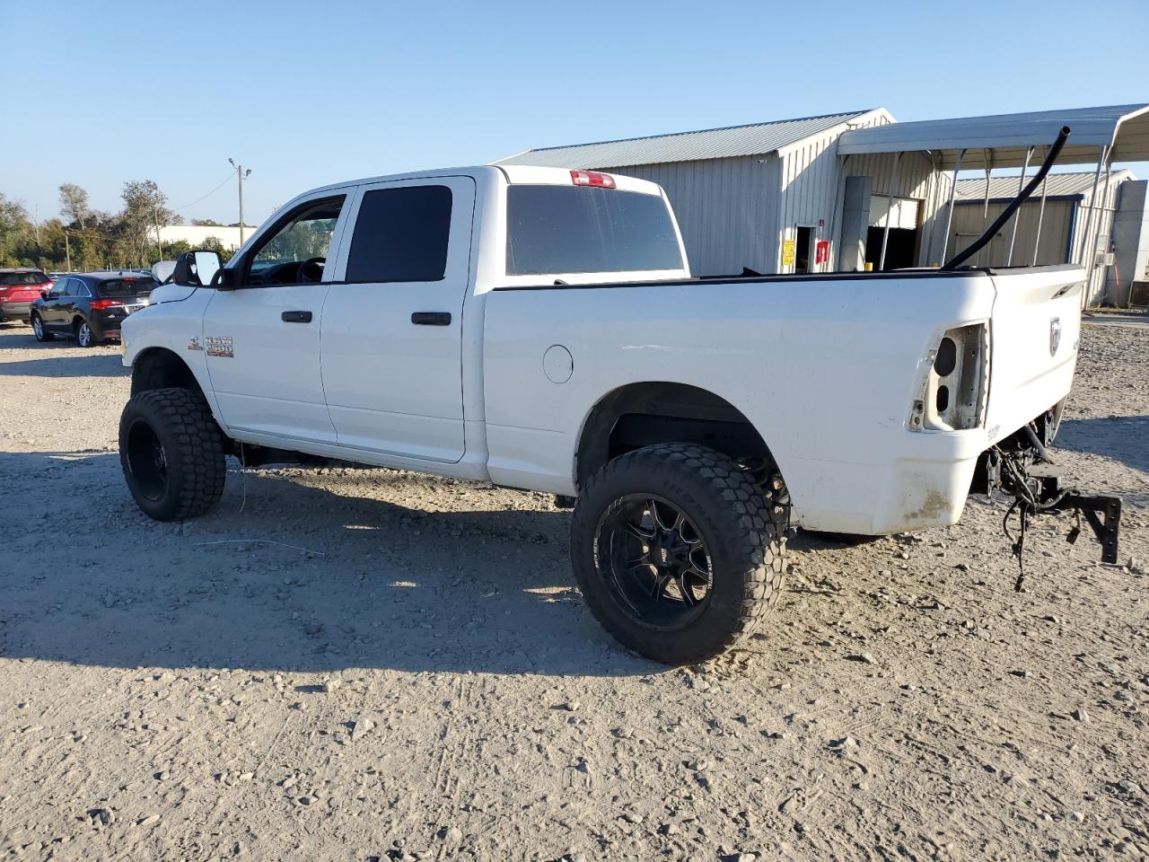 Image 2 of 2018 RAM 2500 ST 2018 with VIN 3C6UR5CL4JG365084