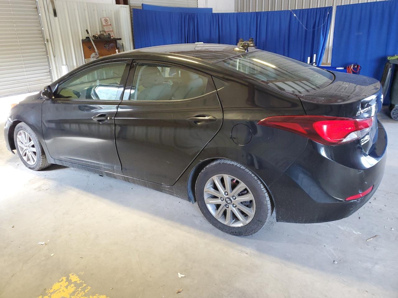 Изображение 2 Hyundai Elantra Se 2015 с VIN 5NPDH4AE7FH576675