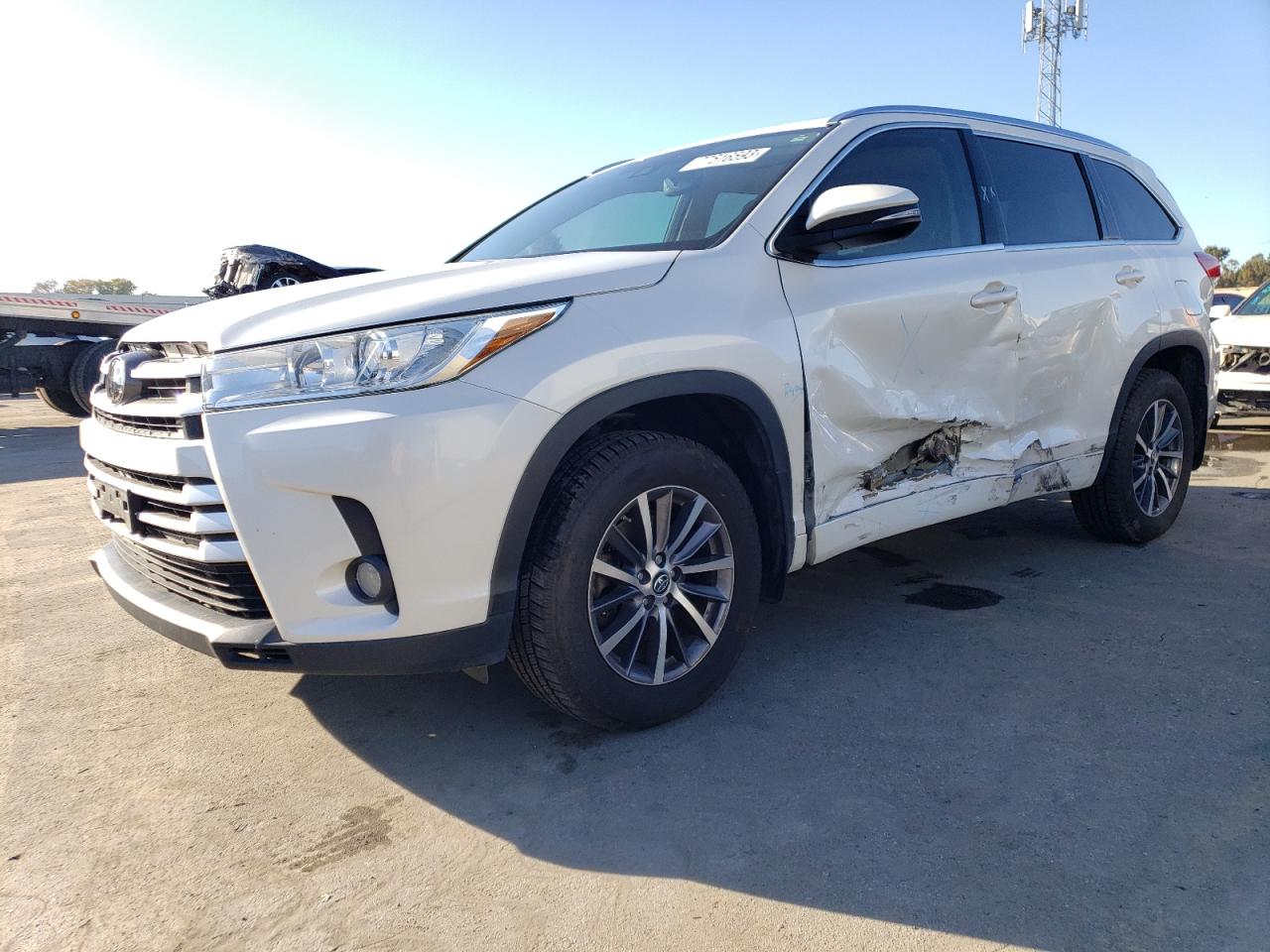 Изображение 2017 TOYOTA HIGHLANDER SE 2017