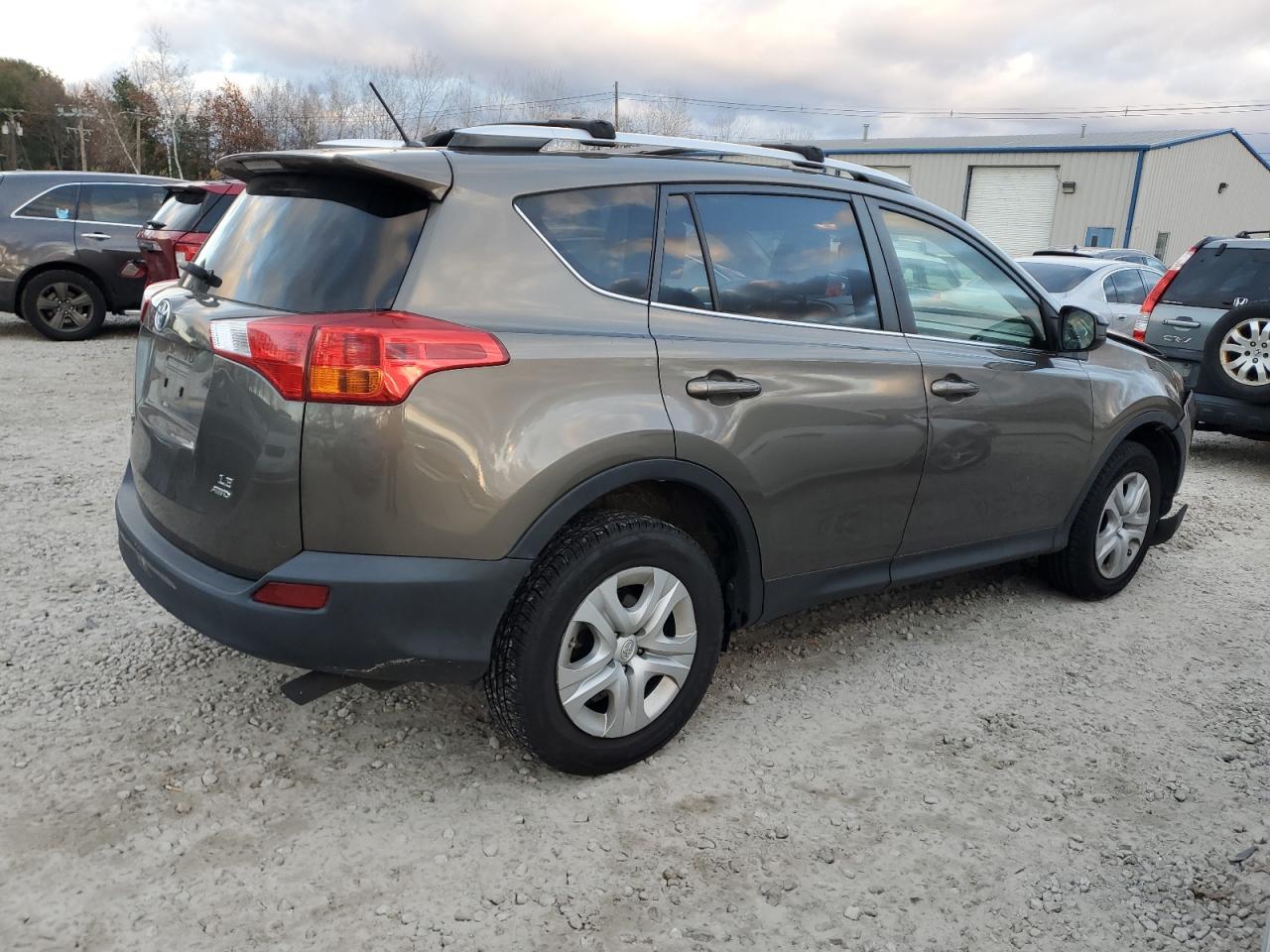 Image 3 of 2015 TOYOTA RAV4 LE 2015 with VIN JTMBFREV4FD143261