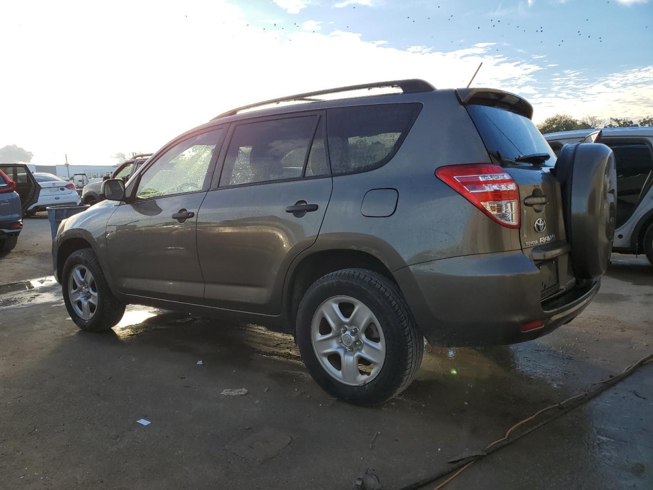 Image 2 of 2009 TOYOTA RAV4  2009 with VIN JTMZF35V595005058