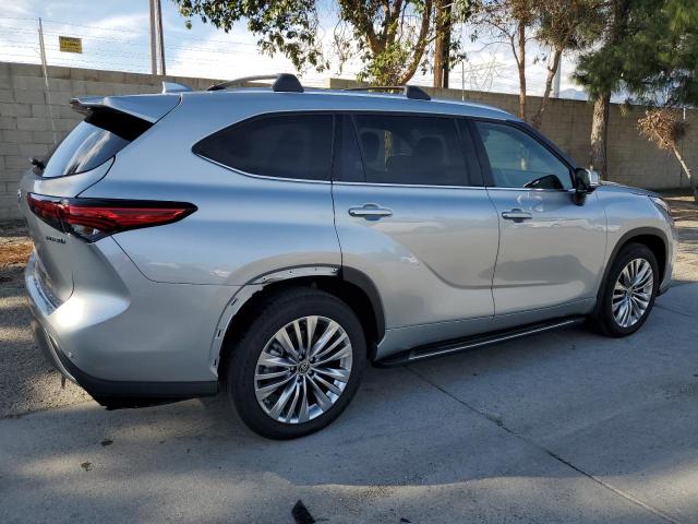 Изображение 3 2023 TOYOTA HIGHLANDER HYBRID LIMITED 2023 с VIN 5TDEBRCHXPS129473