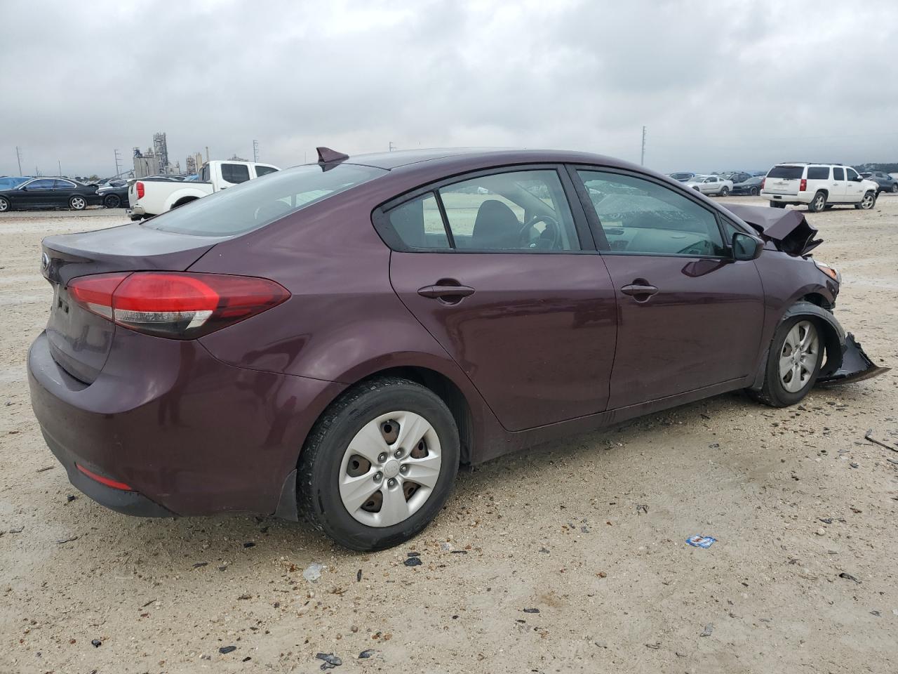Изображение 3 2018 KIA FORTE LX 2018 с VIN 3KPFK4A72JE232325