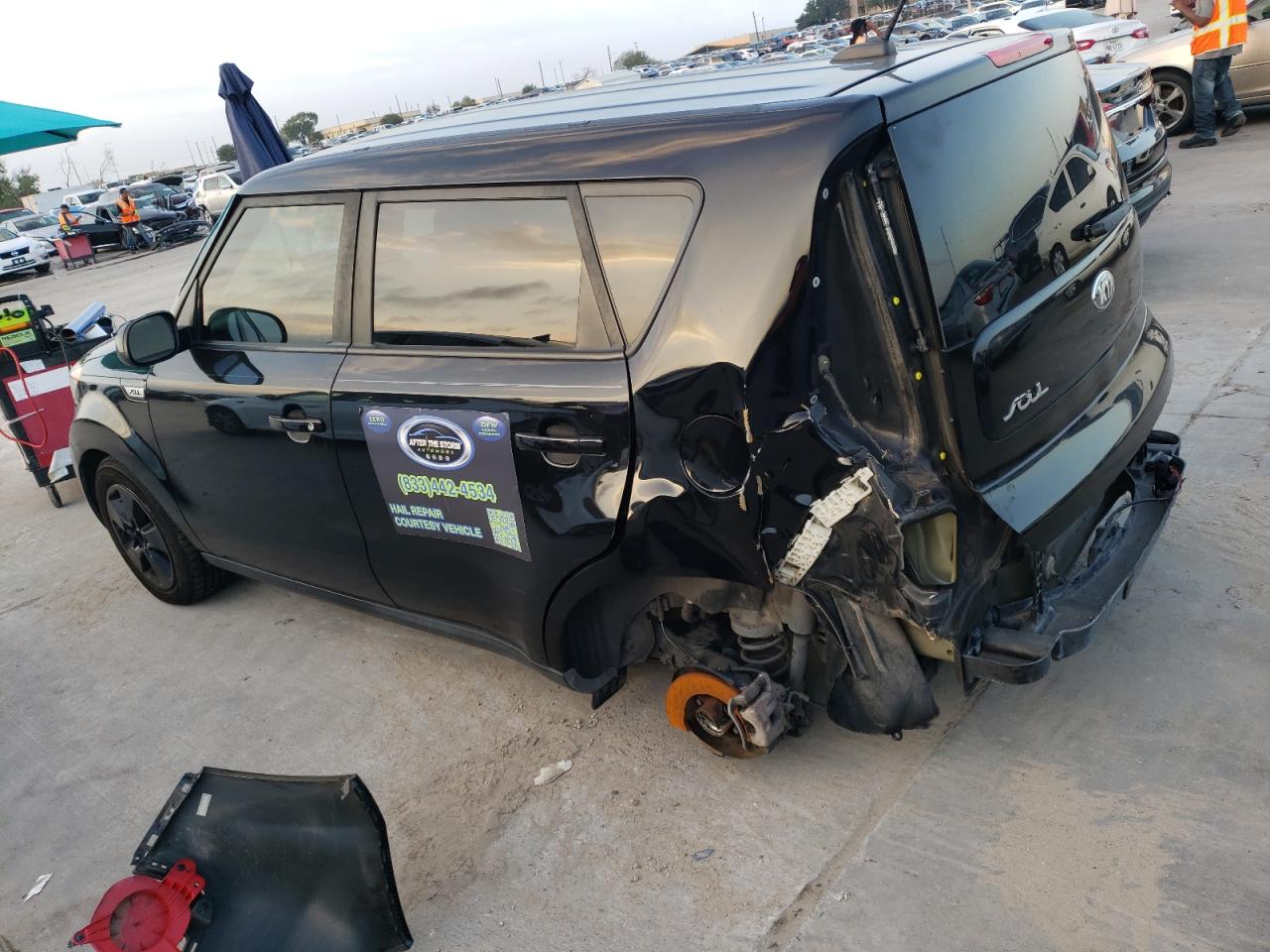 Obraz 2 z 2017 KIA SOUL  2017 z VIN KNDJN2A22H7477114