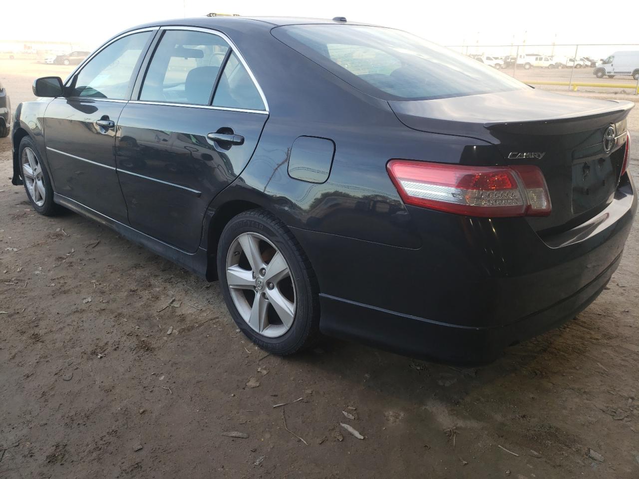 Изображение 2 2011 TOYOTA CAMRY BASE 2011 с VIN 4T1BF3EK2BU667873