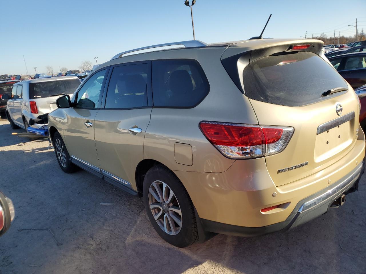Image 2 of 2013 NISSAN PATHFINDER S 2013 with VIN 5N1AR2MM4DC632342