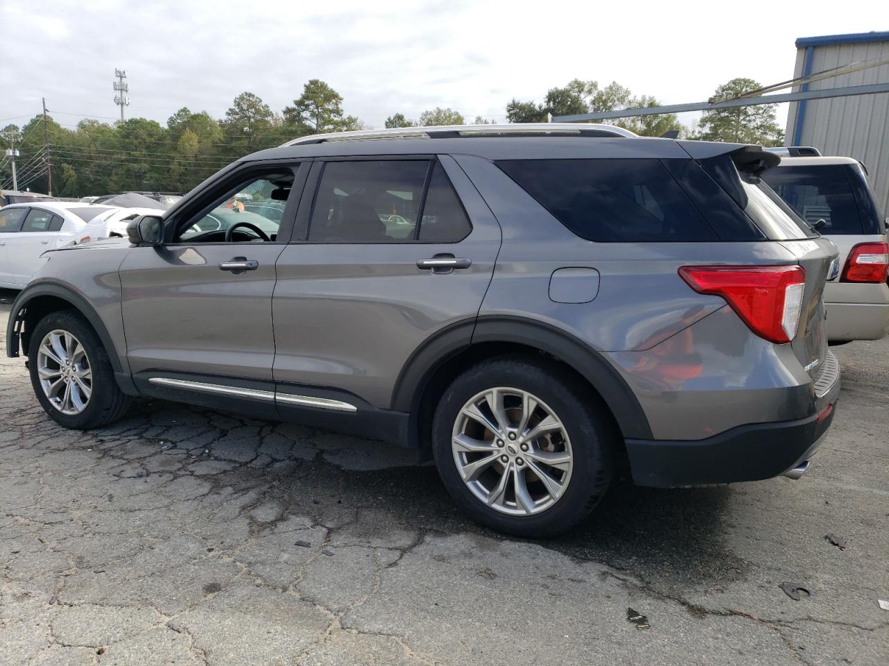 Image 2 of 2022 FORD EXPLORER LIMITED 2022 with VIN 1FMSK7FH1NGA31132