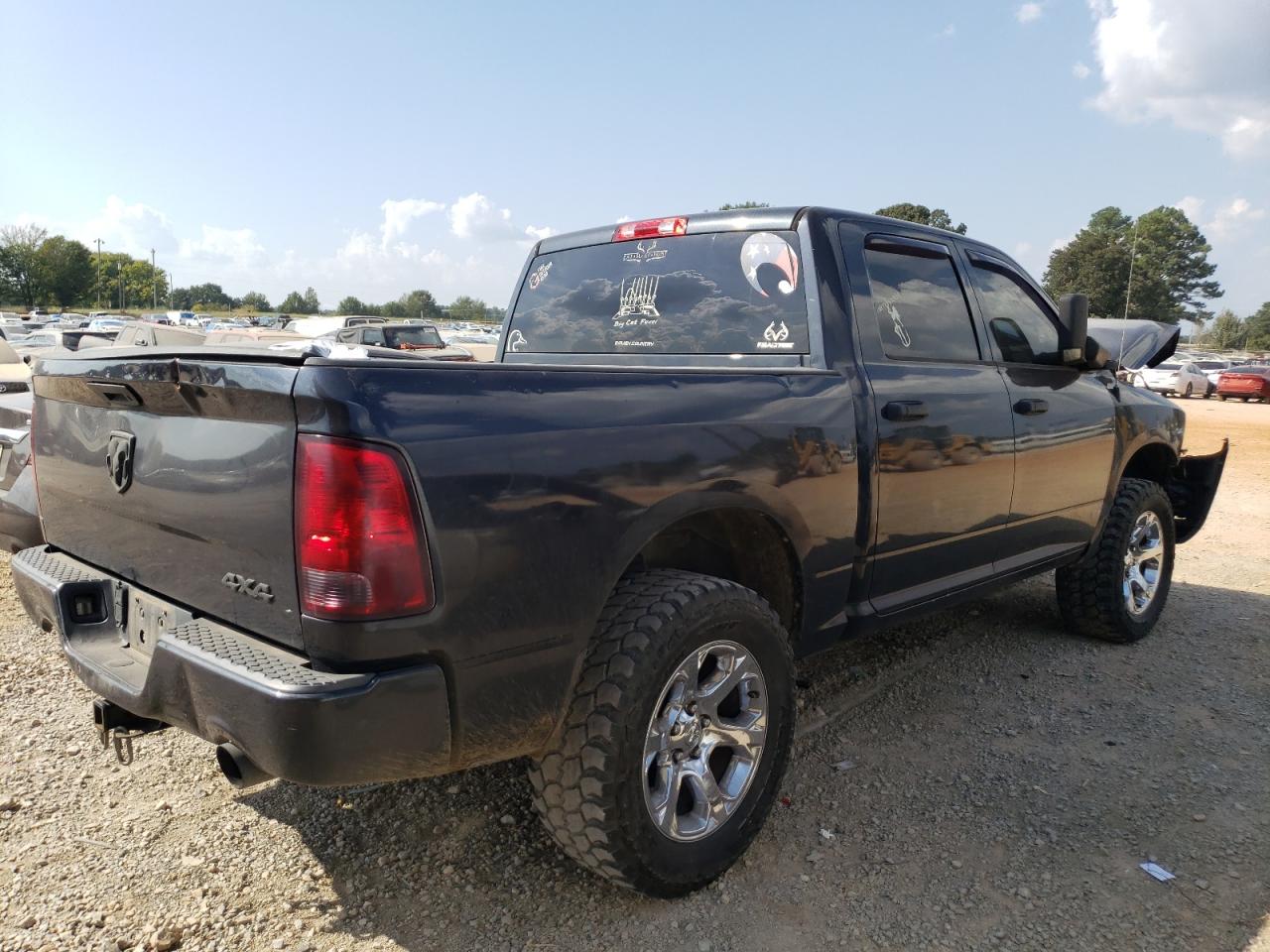 Изображение 3 2016 RAM 1500 ST 2016 с VIN 3C6RR7KT8GG266795