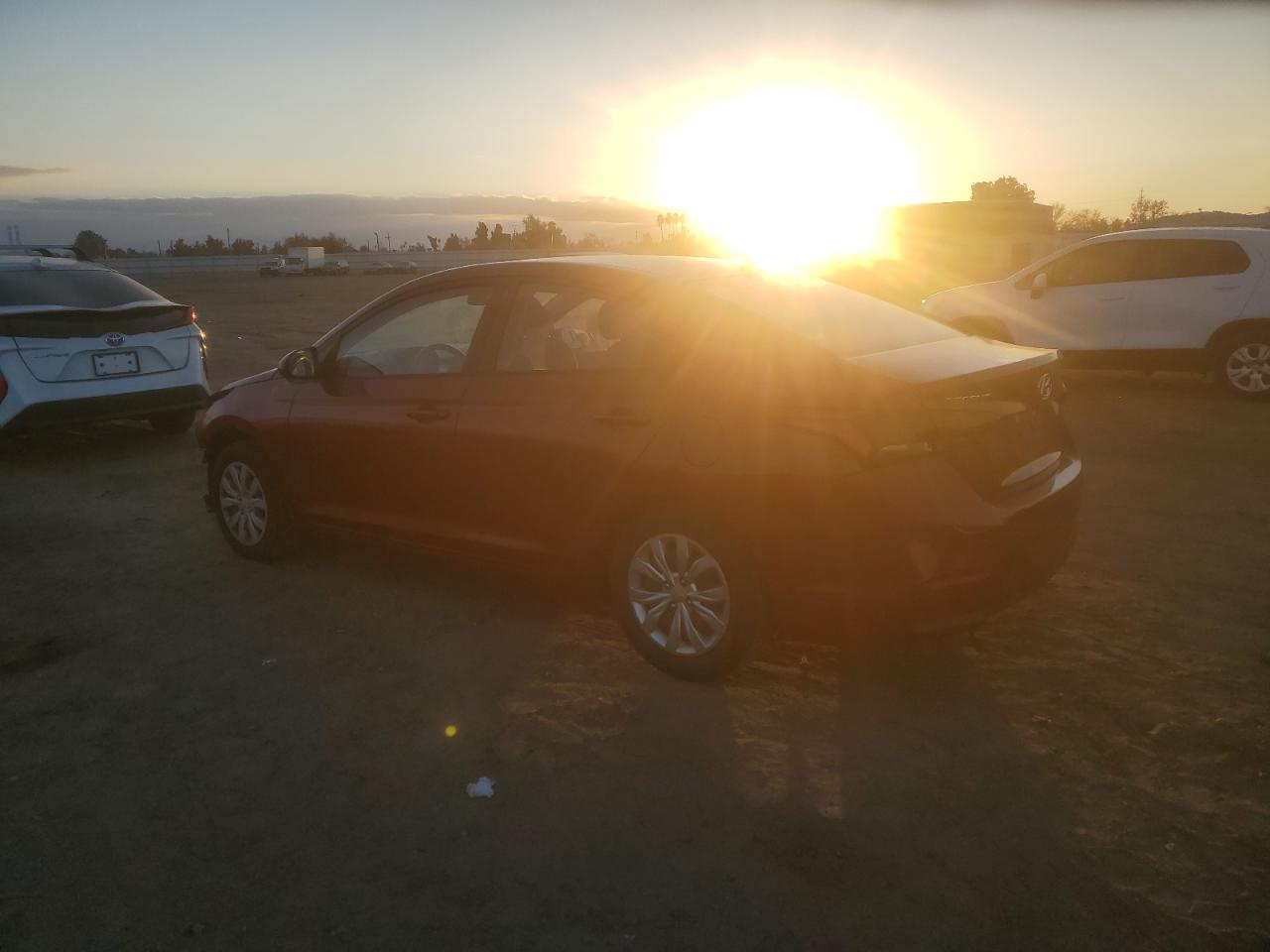 Изображение 2 2019 HYUNDAI ACCENT SE 2019 с VIN 3KPC24A35KE040995