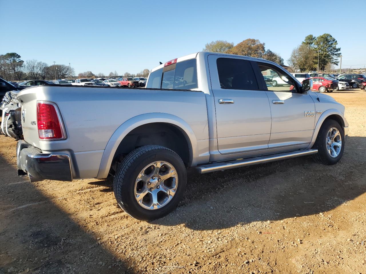 Obraz 3 z 2016 RAM 1500 LARAMIE 2016 z VIN 1C6RR7NT3GS229643