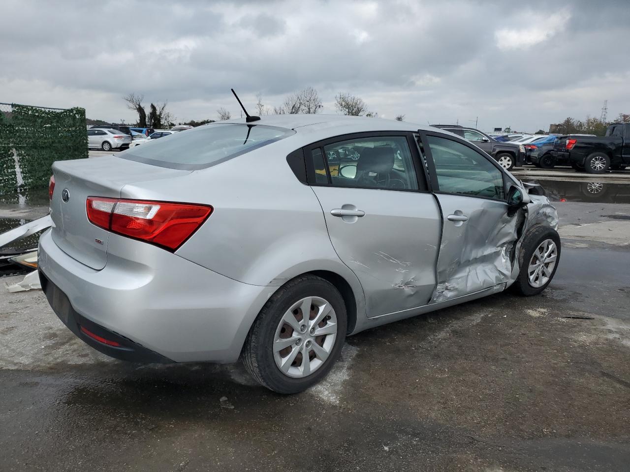 Obraz 3 z 2014 KIA RIO LX 2014 z VIN KNADM4A3XE6350517
