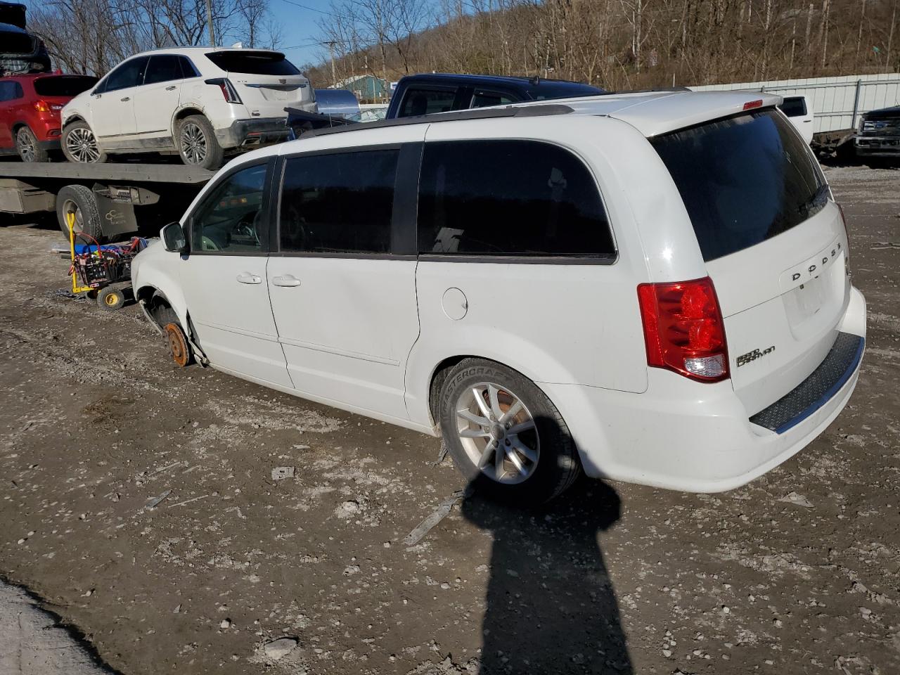 Image 2 of 2015 DODGE GRAND CARAVAN SXT 2015 with VIN 2C4RDGCGXFR733488