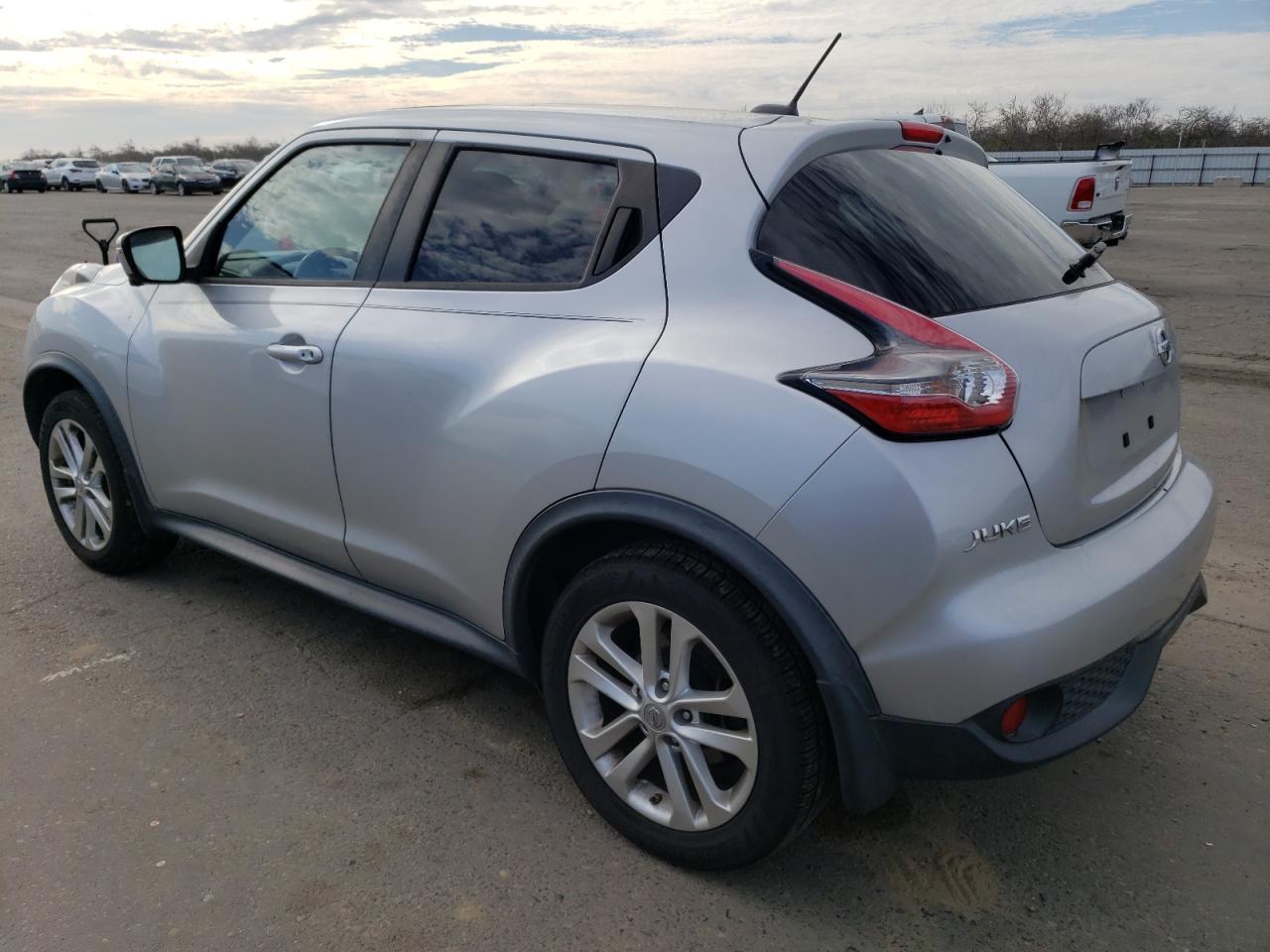 Obraz 2 z 2015 NISSAN JUKE S 2015 z VIN JN8AF5MV9FT553148