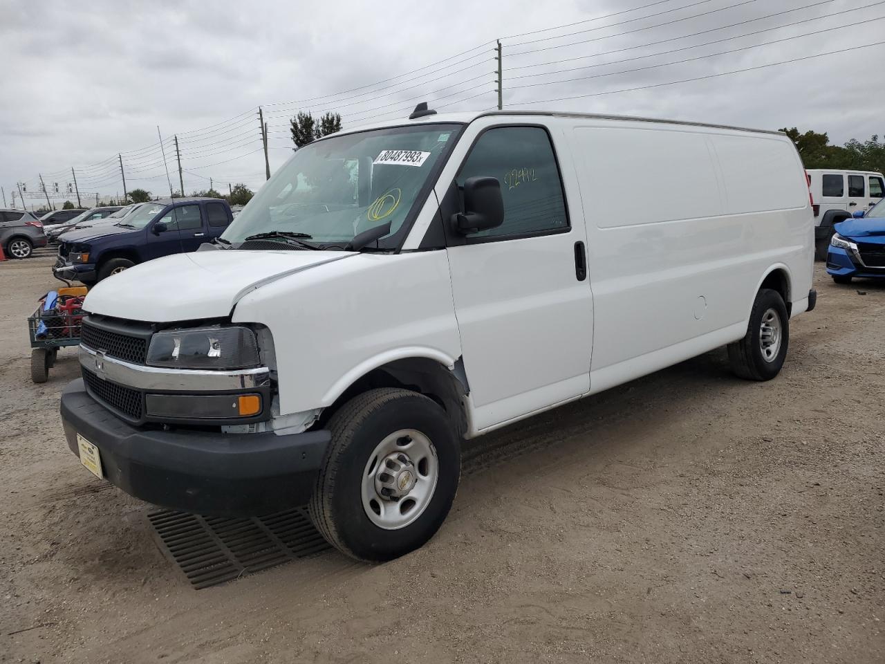 2022 CHEVROLET EXPRESS G3500  2022 image