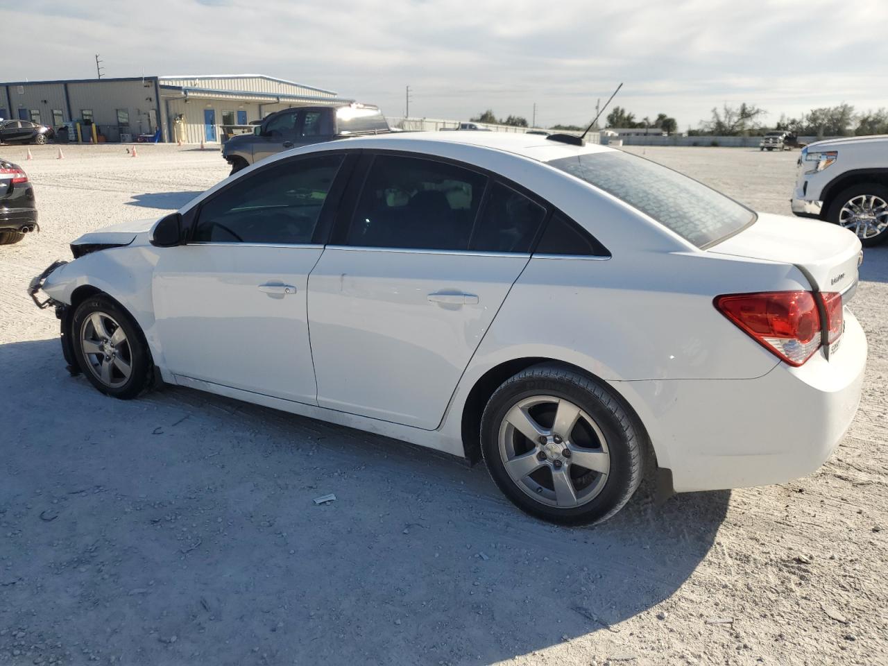 Изображение 2 2016 CHEVROLET CRUZE LIMITED LT 2016 с VIN 1G1PE5SB3G7195985