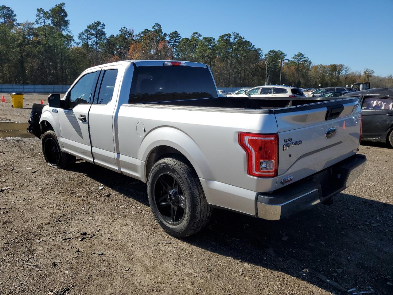 Obraz 2 z 2015 FORD F150 SUPER CAB 2015 z VIN 1FTEX1C82FKE02575