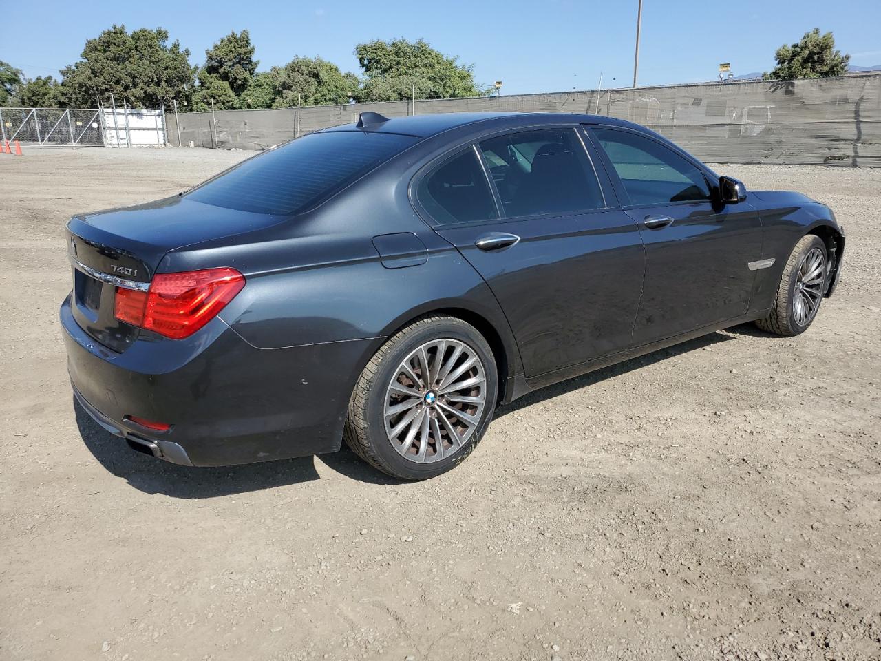 Obraz 3 z Bmw 740 I 2012 z VIN WBAKA4C50CDS99200