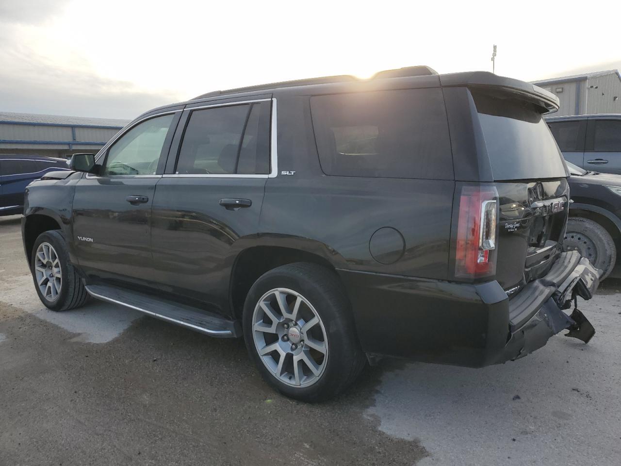 Obraz 2 z 2020 GMC YUKON SLT 2020 z VIN 1GKS1BKC2LR248327