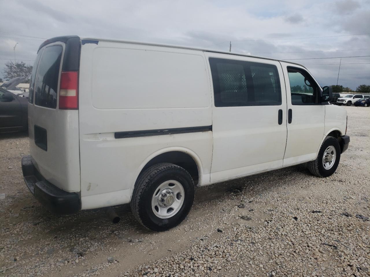 Изображение 3 Chevrolet Express G2500 2013 с VIN 1GCWGFCA6D1157755