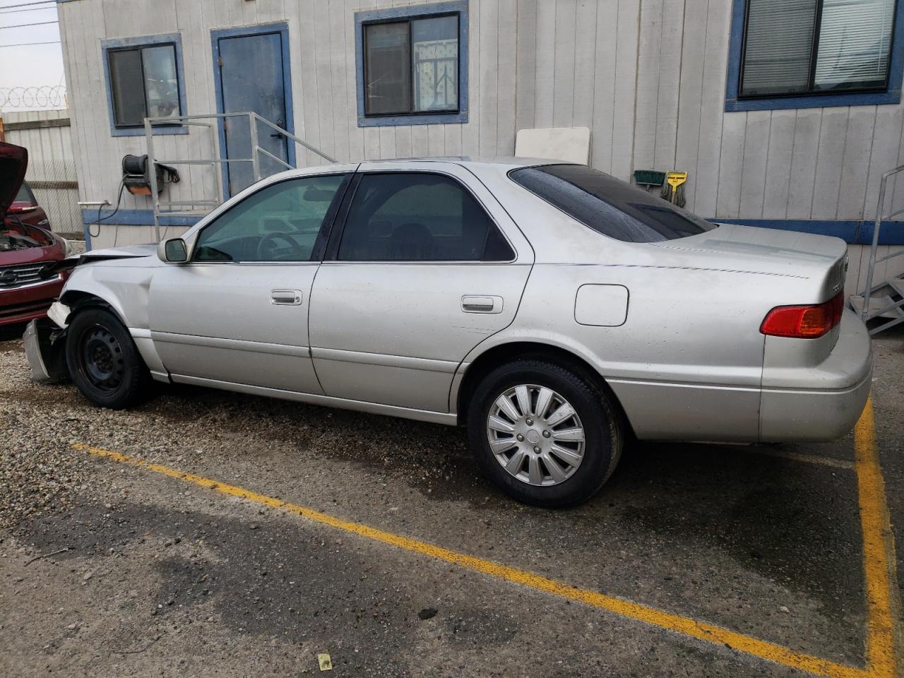 Image 2 of 2000 TOYOTA CAMRY CE 2000 with VIN 4T1BG22K5YU657035