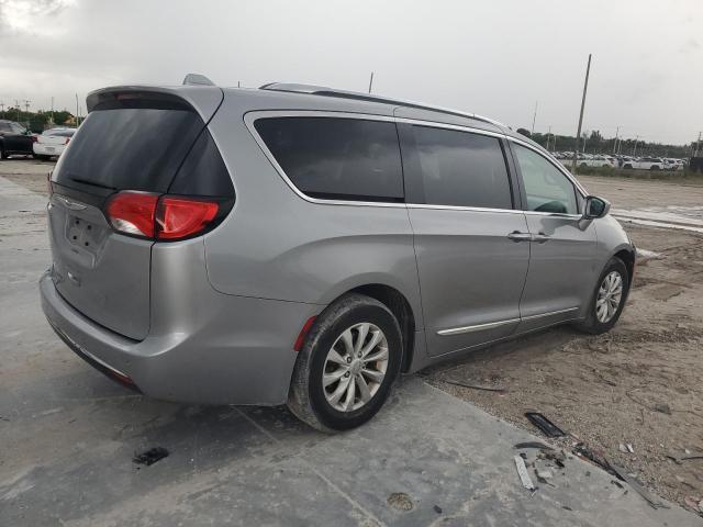 Image 3 of 2019 CHRYSLER PACIFICA TOURING L 2019 with VIN 2C4RC1BG1KR539329
