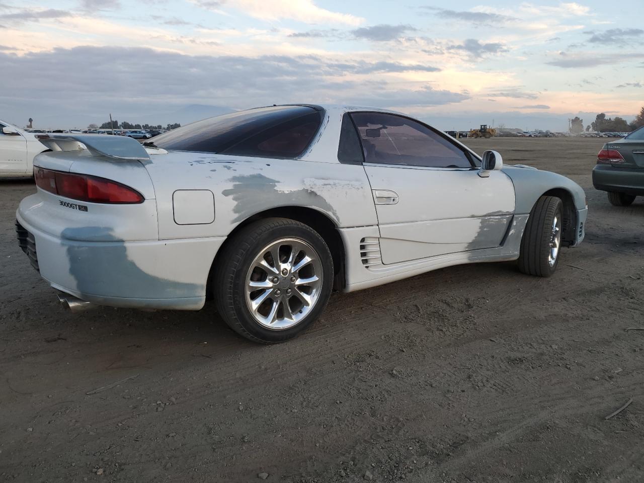 Image 3 of 1992 MITSUBISHI 3000 GT SL 1992 with VIN JA3XD64B5NY059389