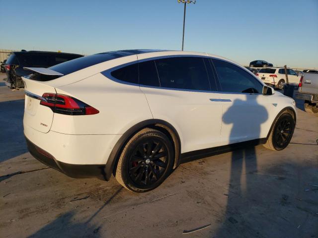 Obraz 3 z 2016 TESLA MODEL X  2016 z VIN 5YJXCAE45GFS00794