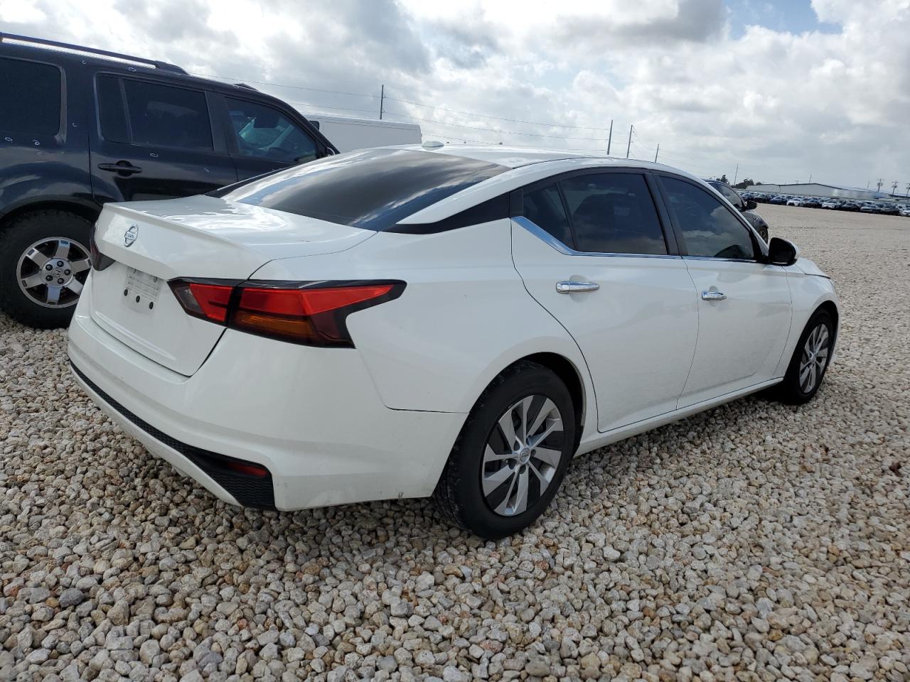 Изображение 3 2019 NISSAN ALTIMA S 2019 с VIN 1N4BL4BV5KN325061