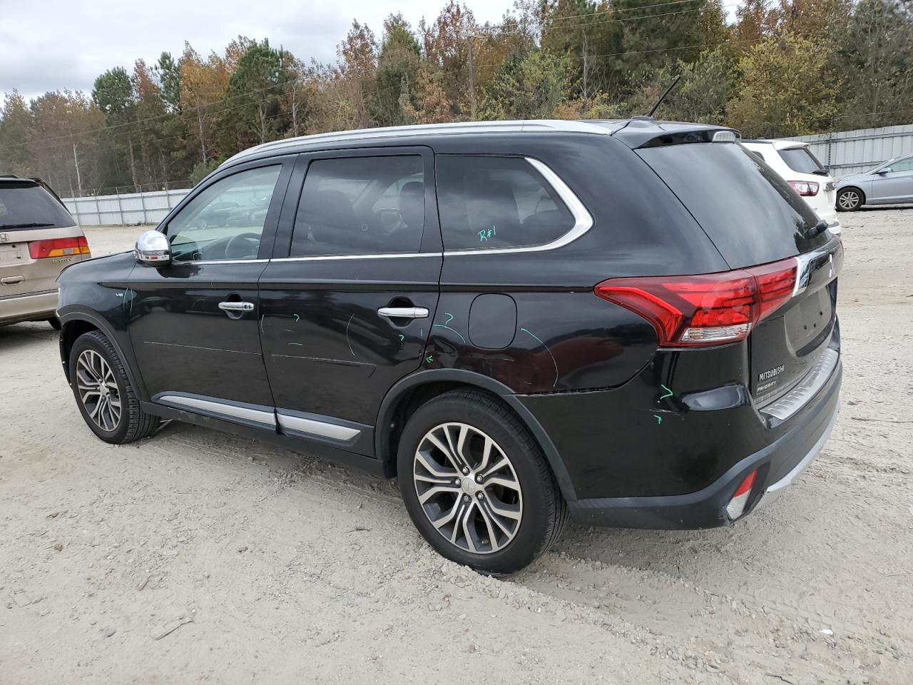 Obraz 2 z 2016 MITSUBISHI OUTLANDER GT 2016 z VIN JA4JZ4AX0GZ054136