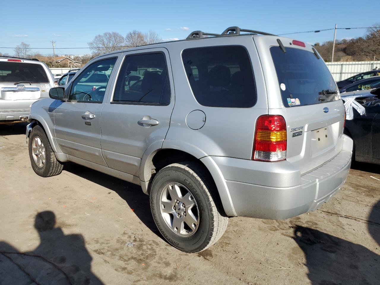 Image 2 of 2007 FORD ESCAPE LIMITED 2007 with VIN 1FMYU04157KA49540