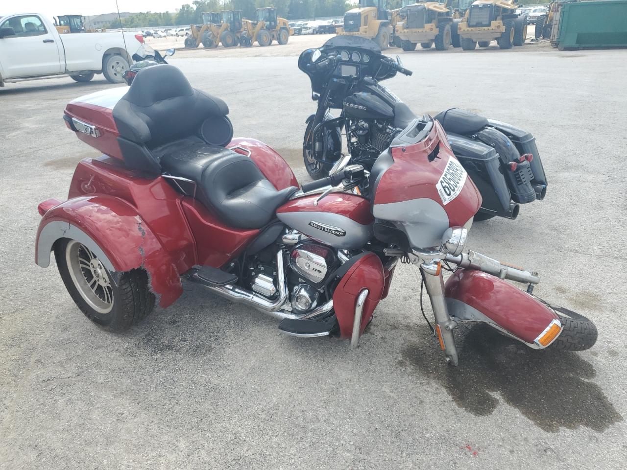 Obraz 1 z 2019 HARLEY-DAVIDSON FLHTCUTG  2019 z VIN 1HD1MAF19KB852058