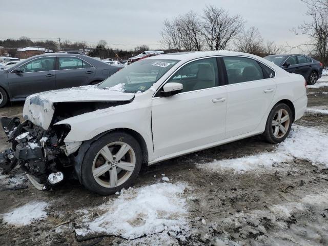 Image 1 of 2013 VOLKSWAGEN PASSAT SE 2013 with VIN 1VWBP7A38DC146041