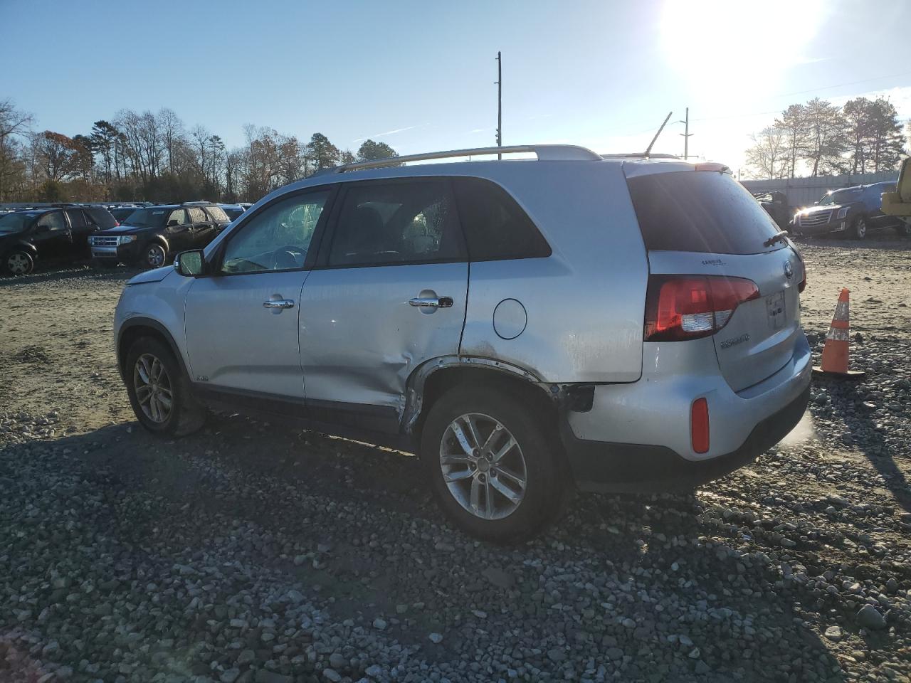 Image 2 of 2015 KIA SORENTO LX 2015 with VIN 5XYKTDA77FG594849