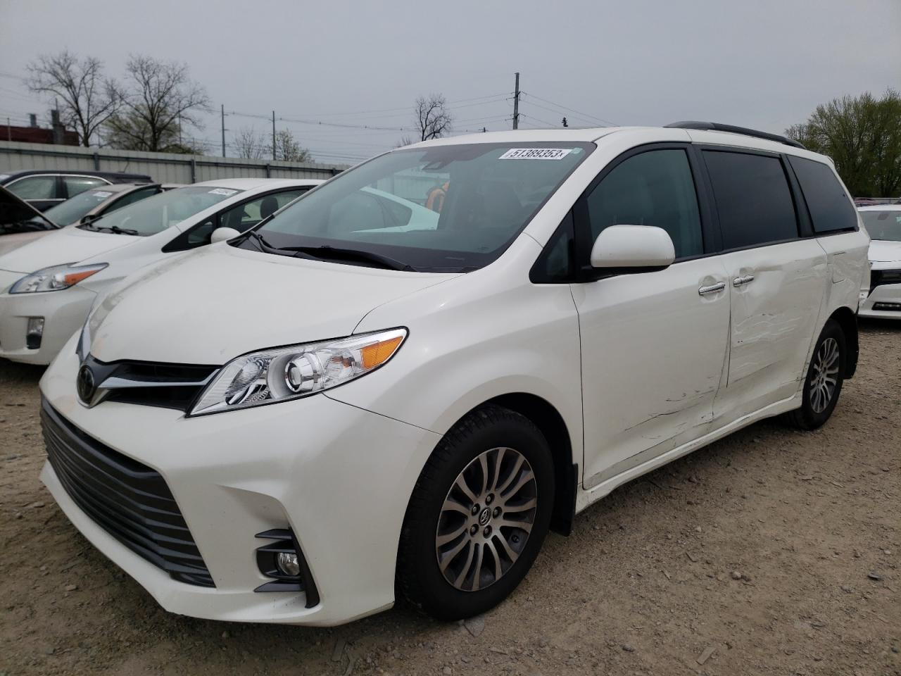 Image 1 of 2018 TOYOTA SIENNA XLE 2018 with VIN 5TDYZ3DC6JS954295