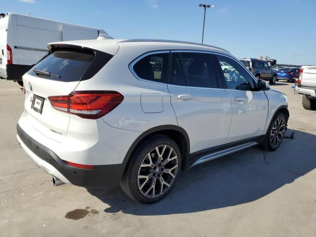 Obraz 3 z 2021 BMW X1 SDRIVE28I 2021 z VIN WBXJG7C03M5T25757