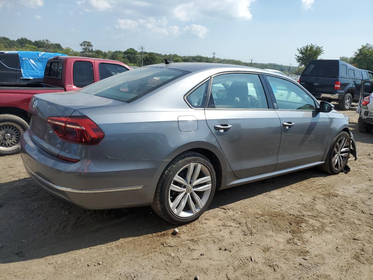 Obraz 3 z 2019 VOLKSWAGEN PASSAT WOLFSBURG 2019 z VIN 1VWLA7A36KC004614