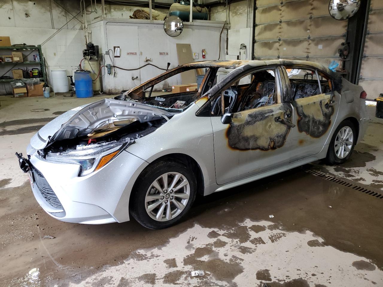 Image 1 of 2023 TOYOTA COROLLA LE 2023 with VIN JTDBCMFE5P3013104