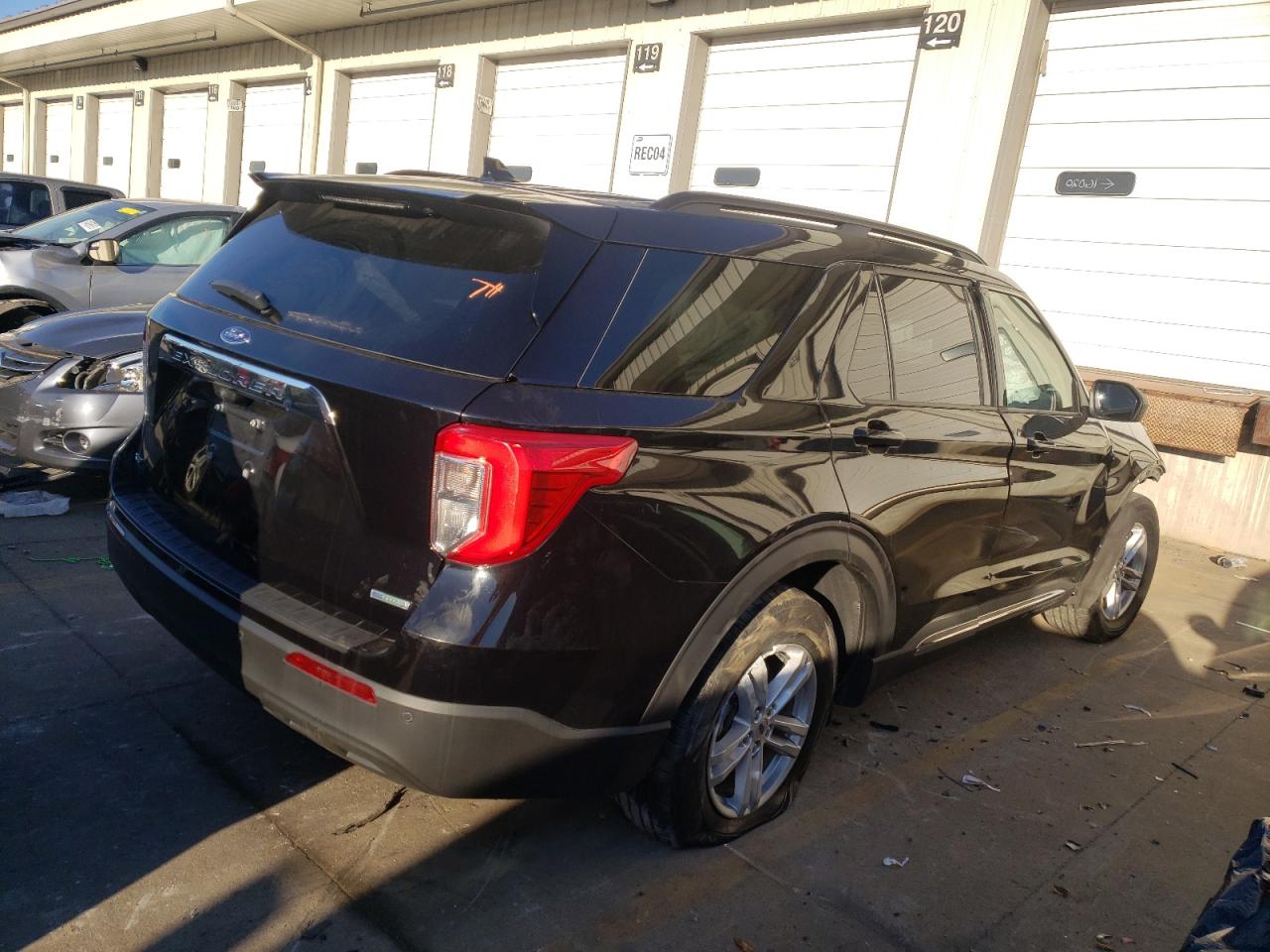 Image 3 of 2020 FORD EXPLORER XLT 2020 with VIN 1FMSK7DHXLGC77953