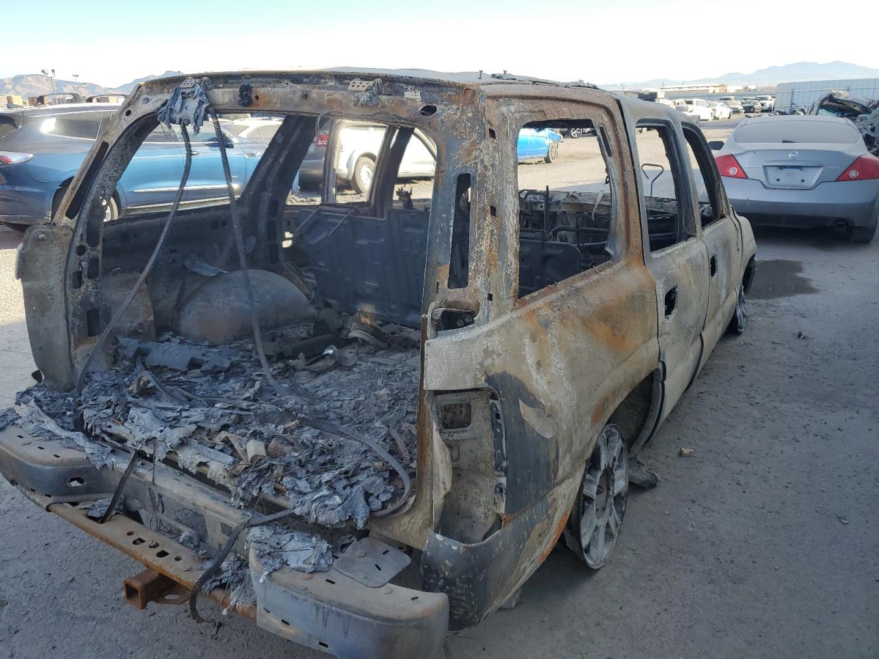 Изображение 3 2003 CHEVROLET TAHOE K1500 2003 с VIN 1GNEK13Z73J141993