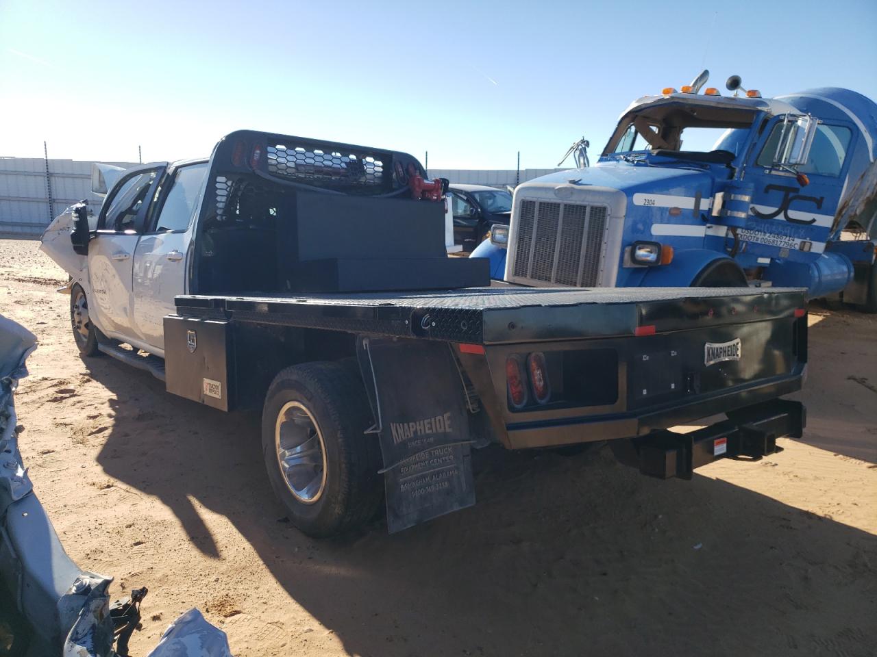 Изображение 2 2022 CHEVROLET SILVERADO K3500 LT 2022 с VIN 1GB4YTEY3NF329603
