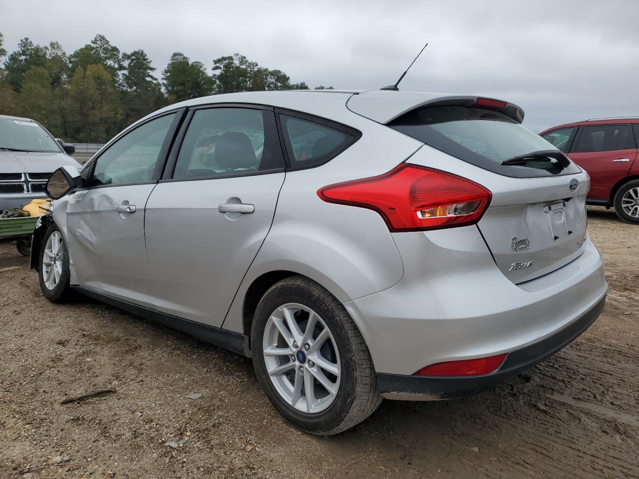 Изображение 2 2017 FORD FOCUS SE 2017 с VIN 1FADP3K24HL291020