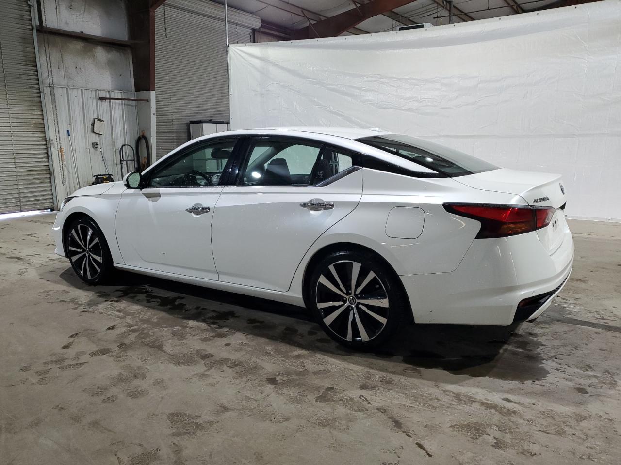 Image 2 of 2019 NISSAN ALTIMA PLATINUM 2019 with VIN 1N4BL4FV5KC114691