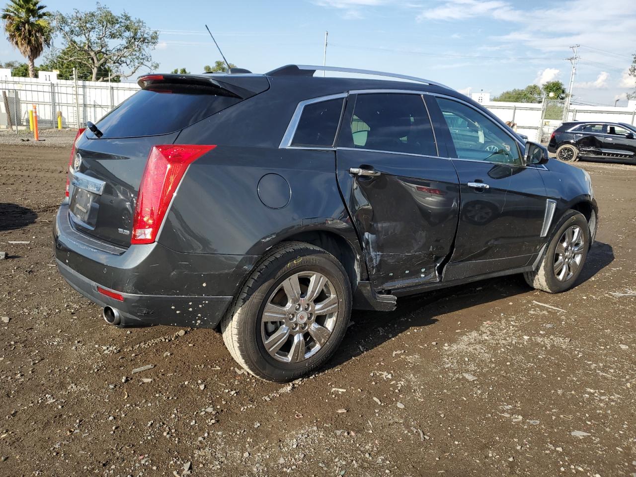 Изображение 3 2015 CADILLAC SRX LUXURY COLLECTION 2015 с VIN 3GYFNBE30FS589900