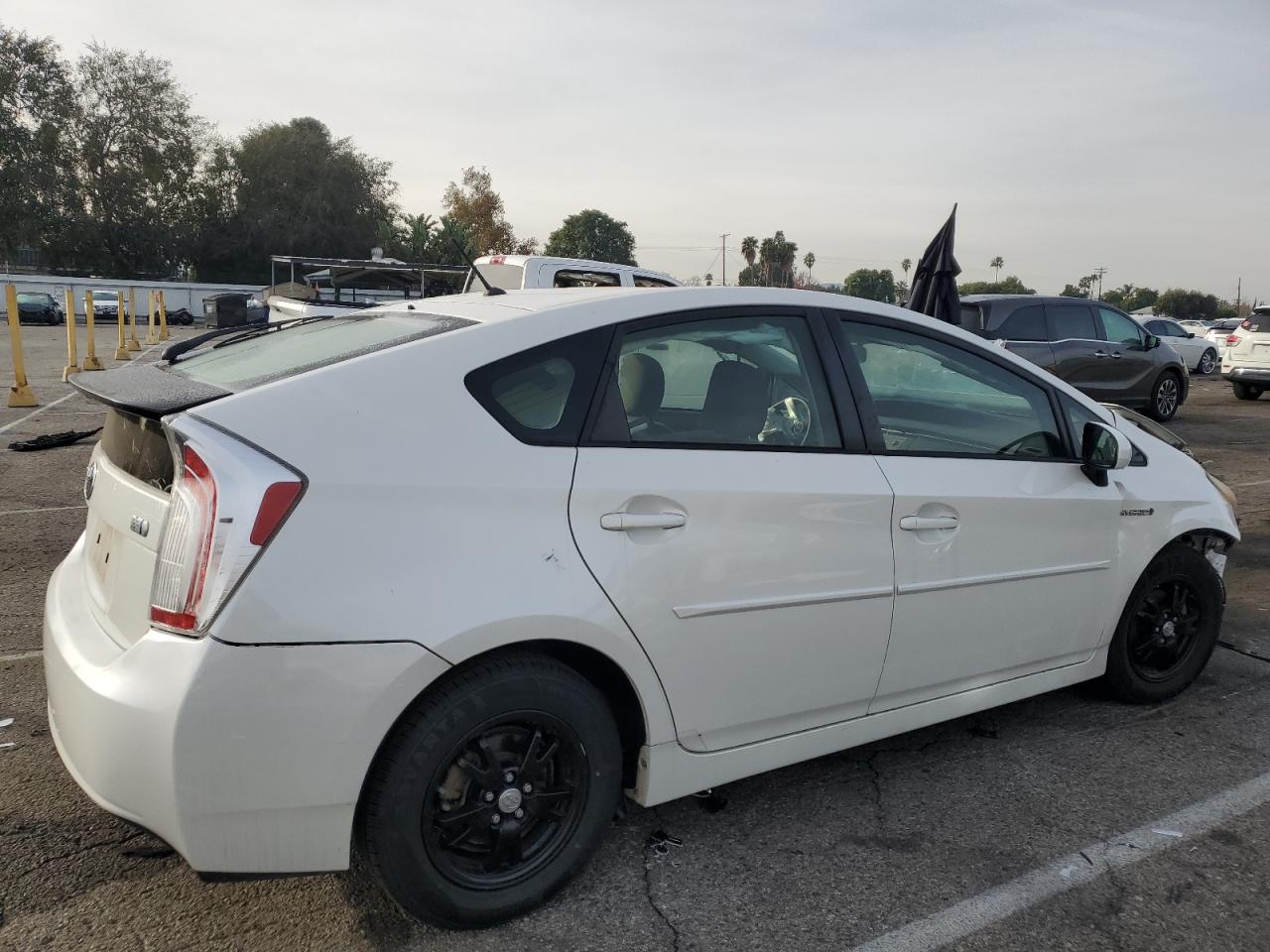 Image 3 of 2013 TOYOTA PRIUS  2013 with VIN JTDKN3DU8D5593141