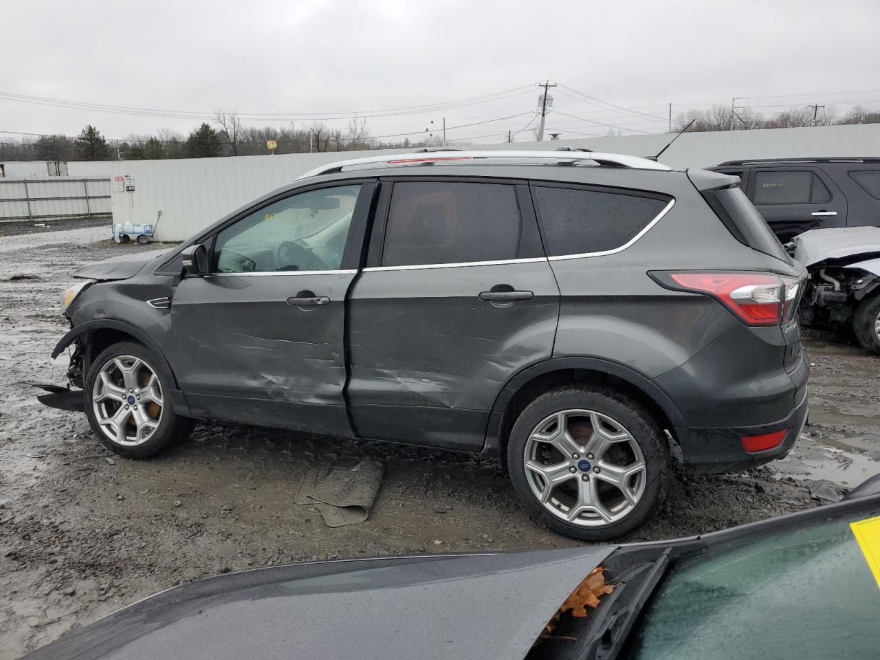 Изображение 2 2017 FORD ESCAPE TITANIUM 2017 с VIN 1FMCU9J96HUA17873