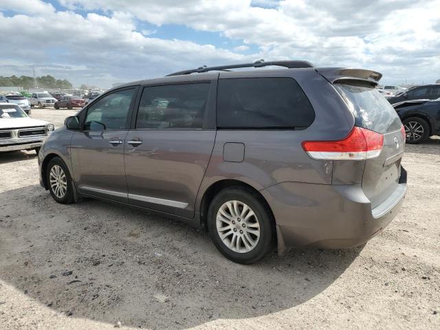 Image 2 of 2013 TOYOTA SIENNA XLE 2013 with VIN 5TDYK3DC1DS319994