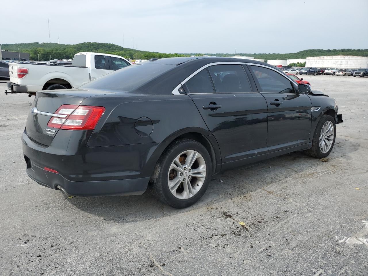 Image 3 of 2015 FORD TAURUS LIMITED 2015 with VIN 1FAHP2F86FG170991